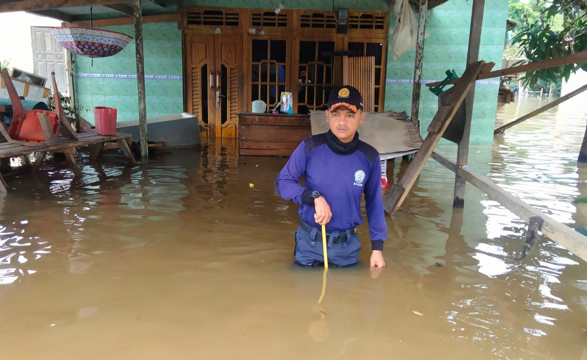 Banjir Kabupaten Ketapang Lumpuhkan Aktivitas Warga